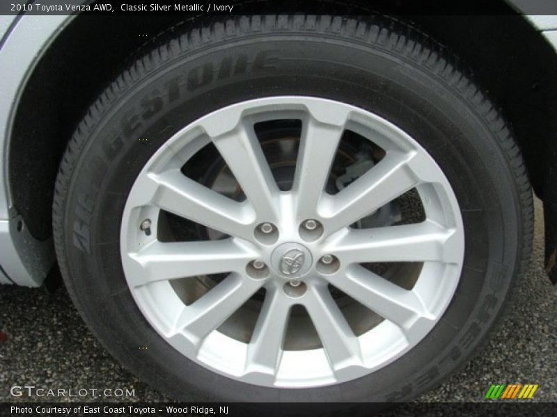 Classic Silver Metallic / Ivory 2010 Toyota Venza AWD