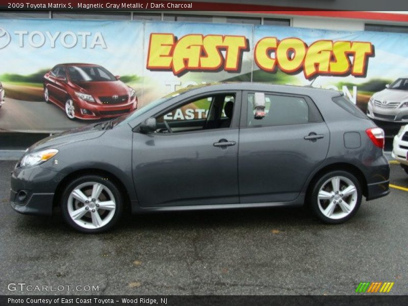 Magnetic Gray Metallic / Dark Charcoal 2009 Toyota Matrix S
