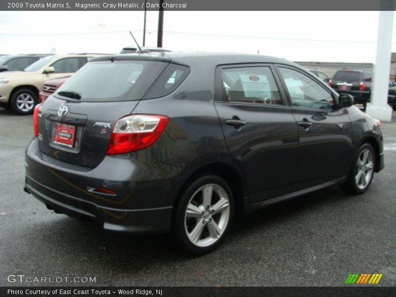 Magnetic Gray Metallic / Dark Charcoal 2009 Toyota Matrix S