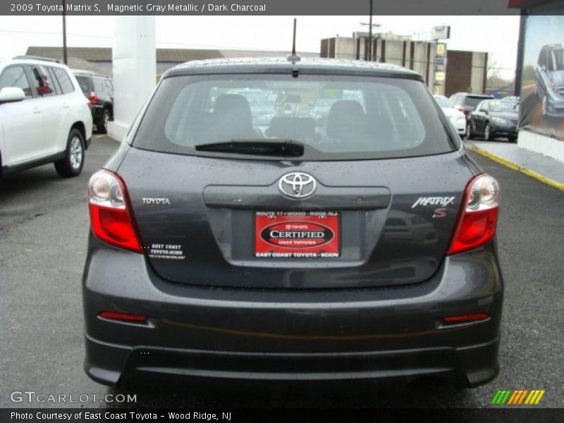 Magnetic Gray Metallic / Dark Charcoal 2009 Toyota Matrix S