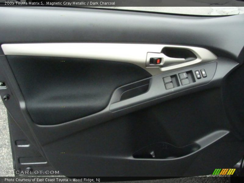Magnetic Gray Metallic / Dark Charcoal 2009 Toyota Matrix S