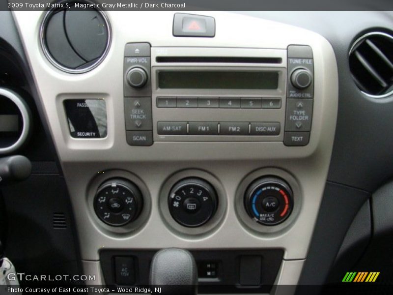Magnetic Gray Metallic / Dark Charcoal 2009 Toyota Matrix S