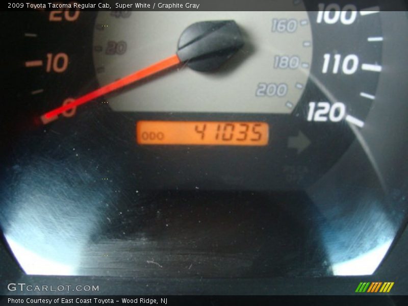 Super White / Graphite Gray 2009 Toyota Tacoma Regular Cab