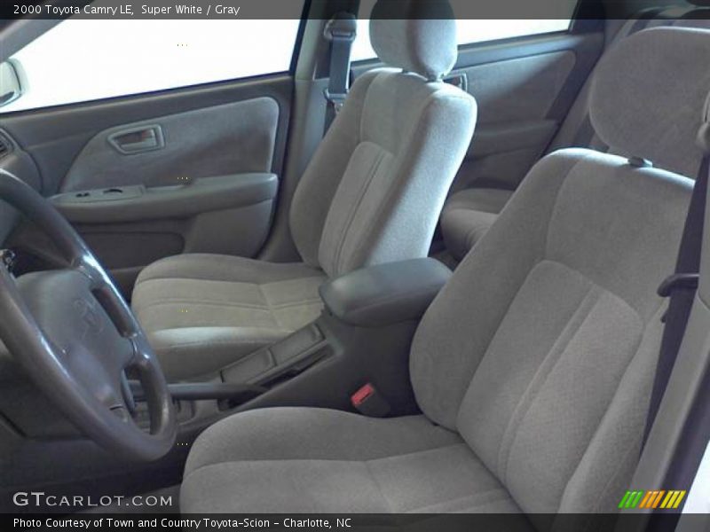 Super White / Gray 2000 Toyota Camry LE