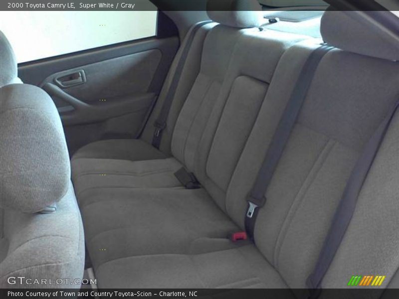 Super White / Gray 2000 Toyota Camry LE