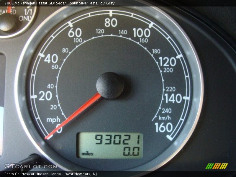 Satin Silver Metallic / Gray 2001 Volkswagen Passat GLX Sedan