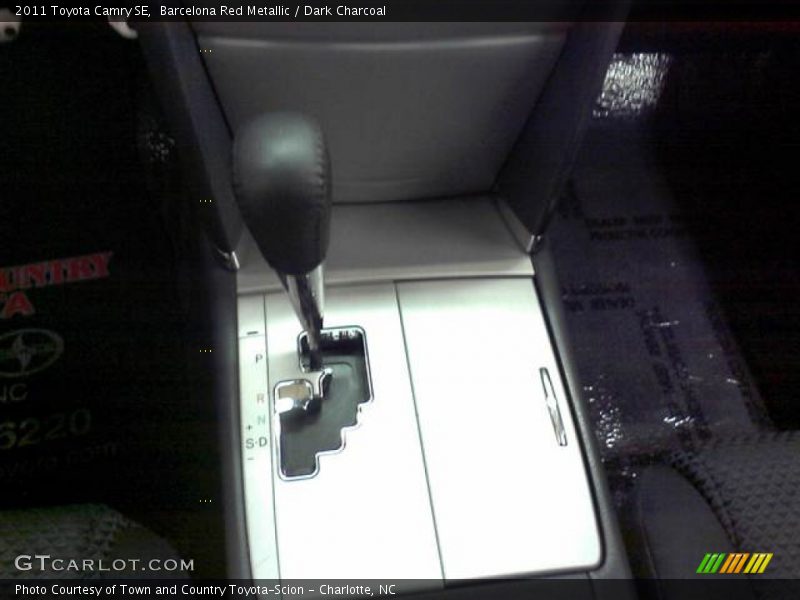 Barcelona Red Metallic / Dark Charcoal 2011 Toyota Camry SE