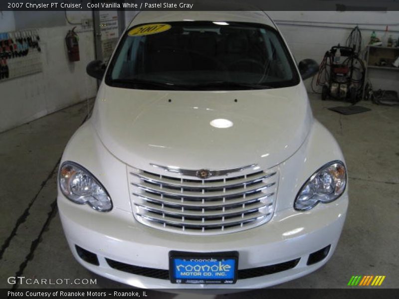 Cool Vanilla White / Pastel Slate Gray 2007 Chrysler PT Cruiser