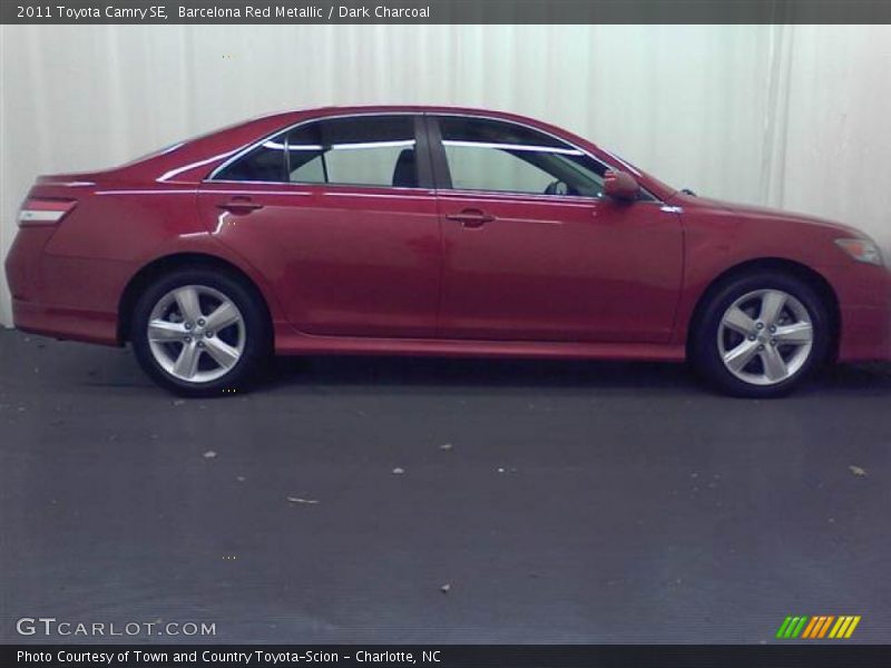 Barcelona Red Metallic / Dark Charcoal 2011 Toyota Camry SE