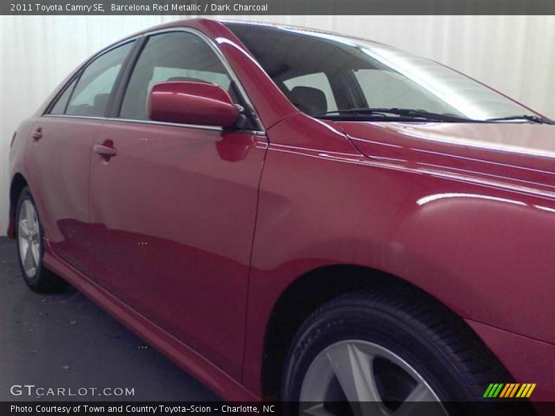 Barcelona Red Metallic / Dark Charcoal 2011 Toyota Camry SE