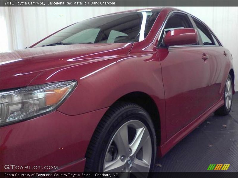 Barcelona Red Metallic / Dark Charcoal 2011 Toyota Camry SE