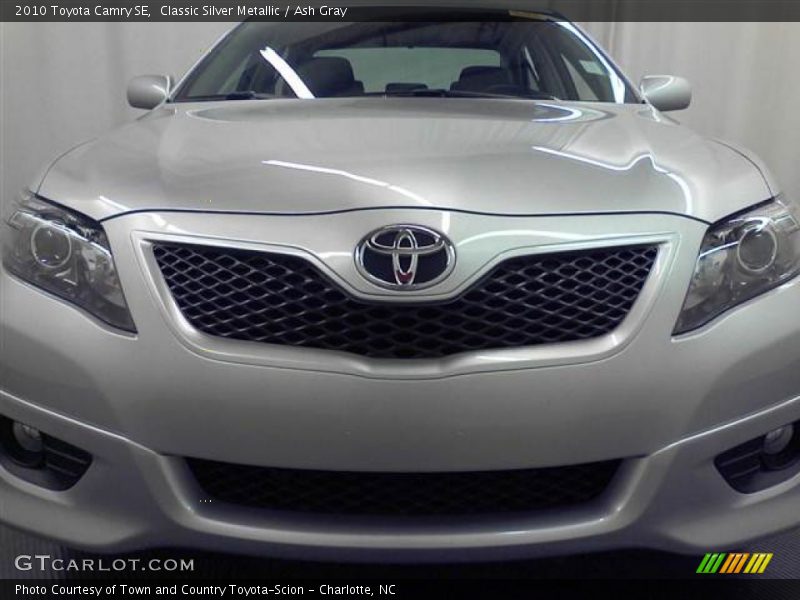 Classic Silver Metallic / Ash Gray 2010 Toyota Camry SE