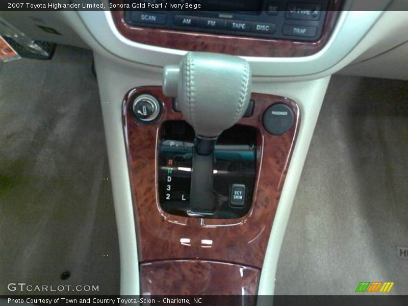 Sonora Gold Pearl / Ivory Beige 2007 Toyota Highlander Limited