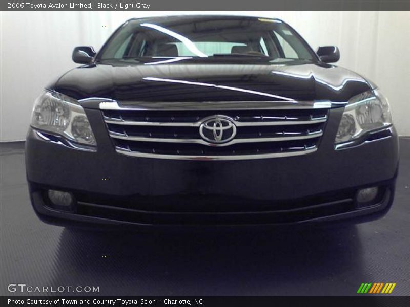 Black / Light Gray 2006 Toyota Avalon Limited