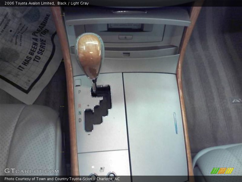 Black / Light Gray 2006 Toyota Avalon Limited