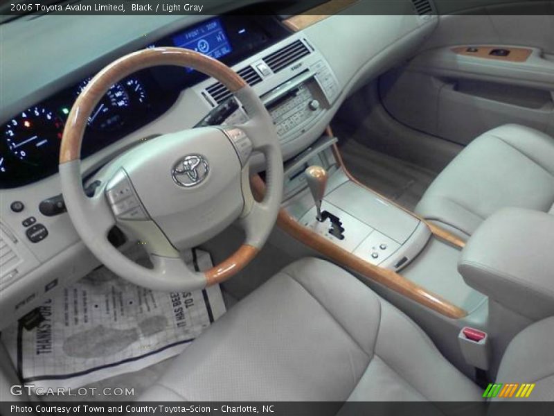 Black / Light Gray 2006 Toyota Avalon Limited