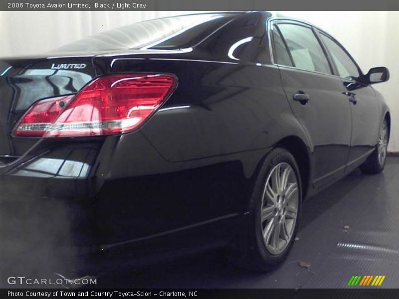 Black / Light Gray 2006 Toyota Avalon Limited