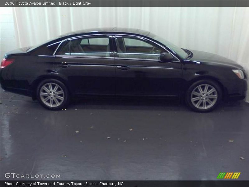 Black / Light Gray 2006 Toyota Avalon Limited