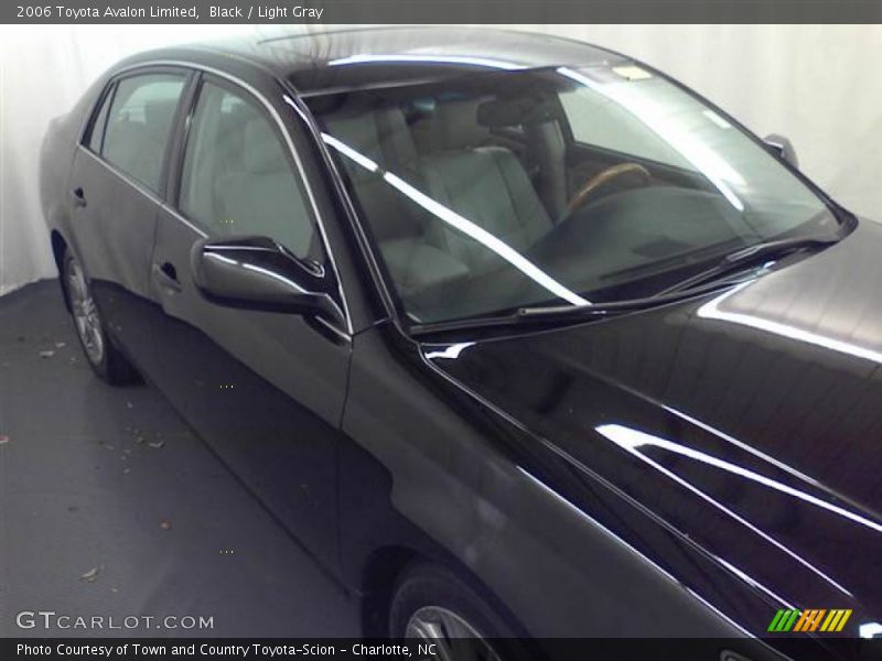 Black / Light Gray 2006 Toyota Avalon Limited