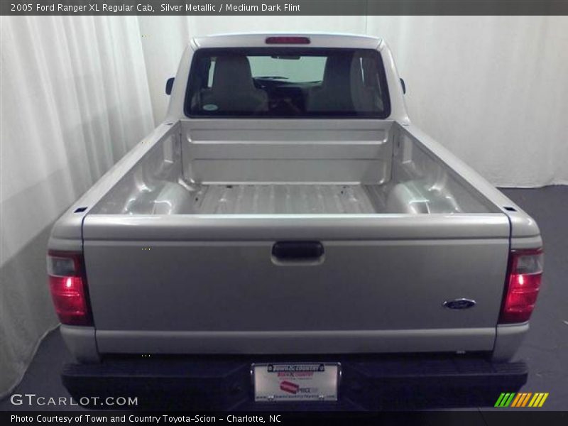 Silver Metallic / Medium Dark Flint 2005 Ford Ranger XL Regular Cab