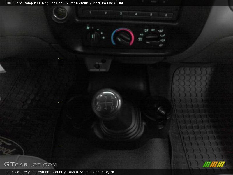 Silver Metallic / Medium Dark Flint 2005 Ford Ranger XL Regular Cab