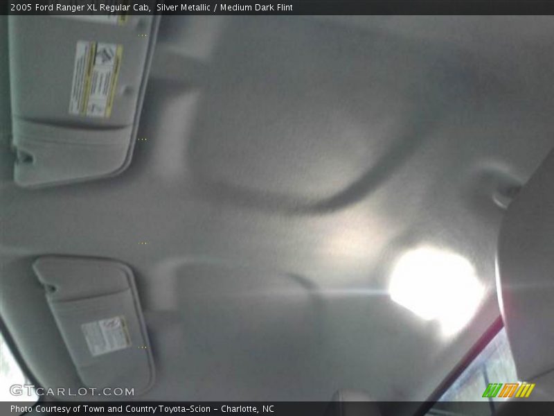 Silver Metallic / Medium Dark Flint 2005 Ford Ranger XL Regular Cab