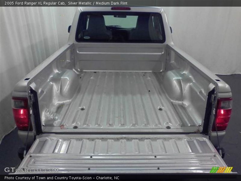 Silver Metallic / Medium Dark Flint 2005 Ford Ranger XL Regular Cab