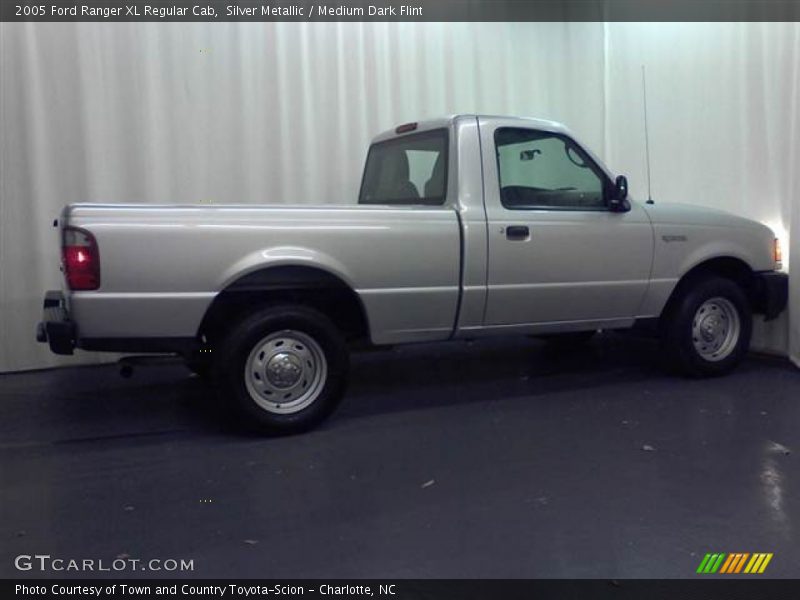 Silver Metallic / Medium Dark Flint 2005 Ford Ranger XL Regular Cab