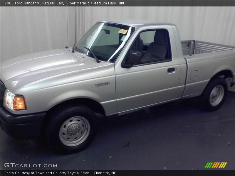 Silver Metallic / Medium Dark Flint 2005 Ford Ranger XL Regular Cab
