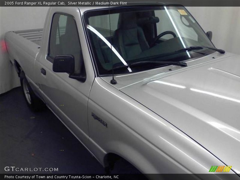 Silver Metallic / Medium Dark Flint 2005 Ford Ranger XL Regular Cab