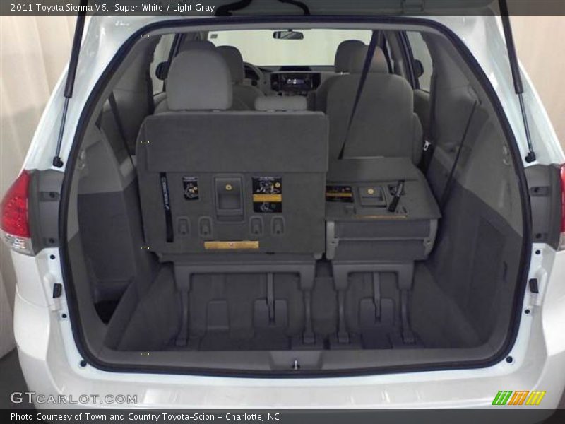 Super White / Light Gray 2011 Toyota Sienna V6