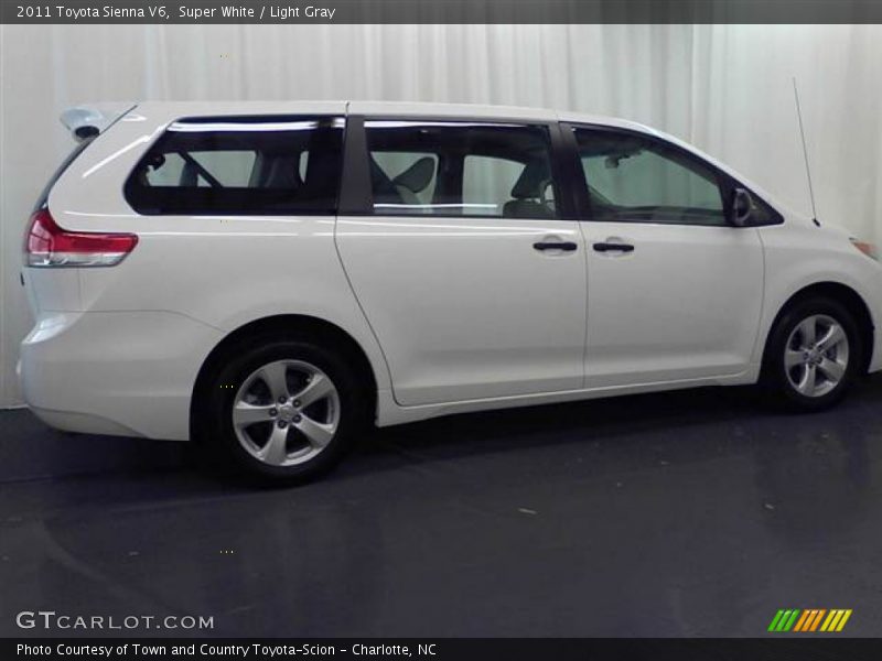 Super White / Light Gray 2011 Toyota Sienna V6