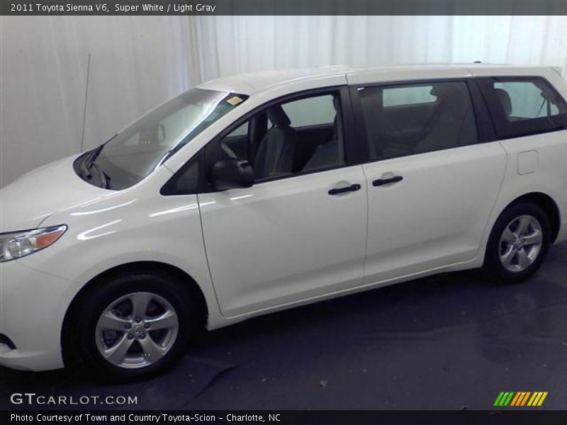 Super White / Light Gray 2011 Toyota Sienna V6