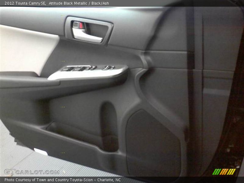 Attitude Black Metallic / Black/Ash 2012 Toyota Camry SE