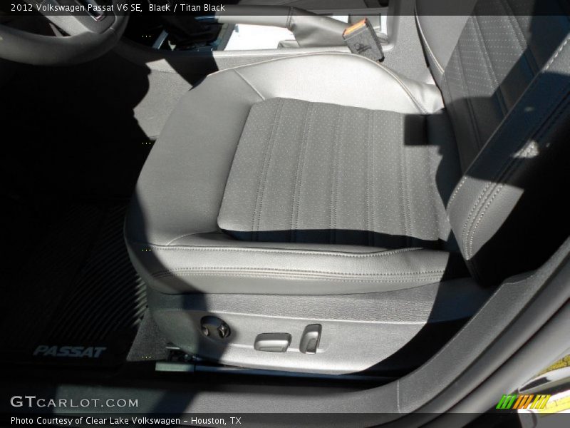 Black / Titan Black 2012 Volkswagen Passat V6 SE