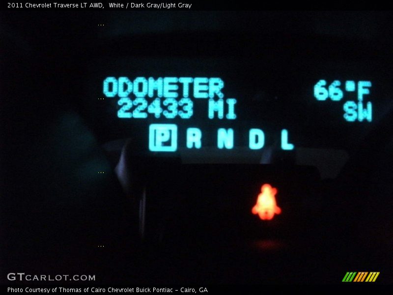 White / Dark Gray/Light Gray 2011 Chevrolet Traverse LT AWD