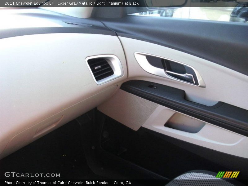 Cyber Gray Metallic / Light Titanium/Jet Black 2011 Chevrolet Equinox LT