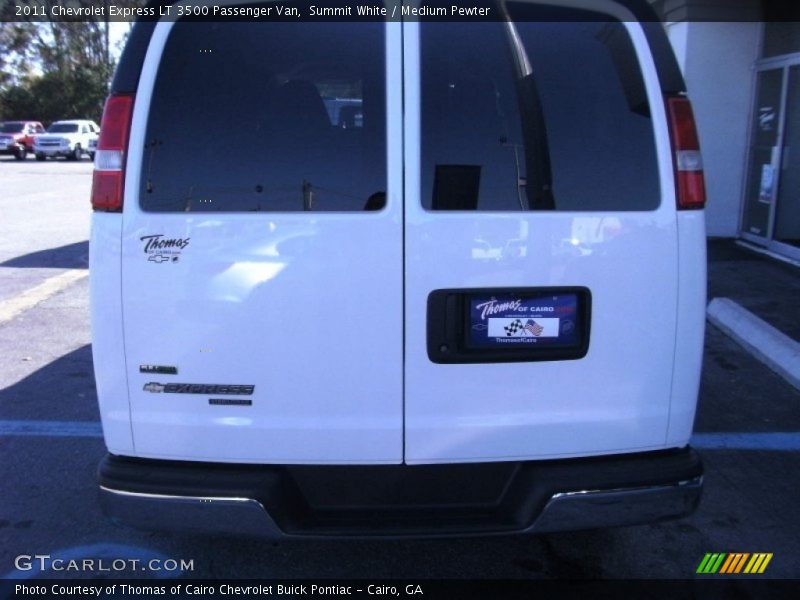 Summit White / Medium Pewter 2011 Chevrolet Express LT 3500 Passenger Van