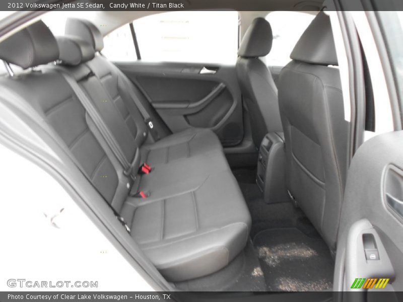 Candy White / Titan Black 2012 Volkswagen Jetta SE Sedan