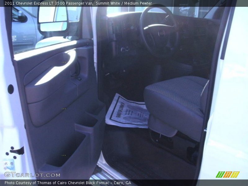 Summit White / Medium Pewter 2011 Chevrolet Express LT 3500 Passenger Van