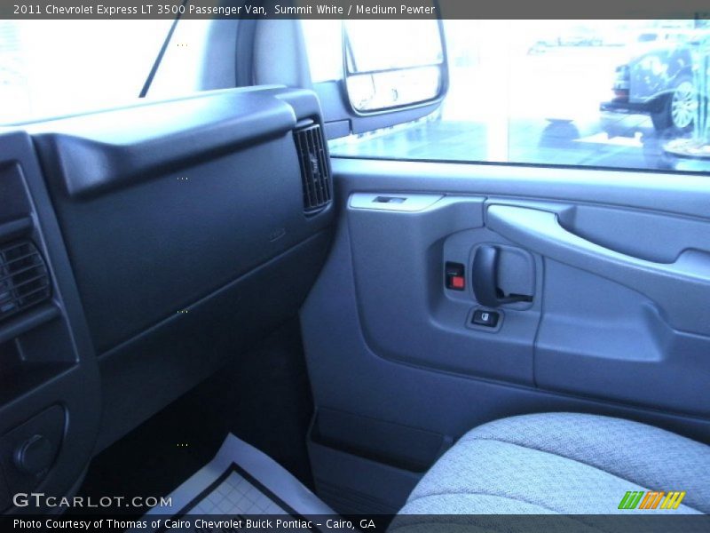Summit White / Medium Pewter 2011 Chevrolet Express LT 3500 Passenger Van