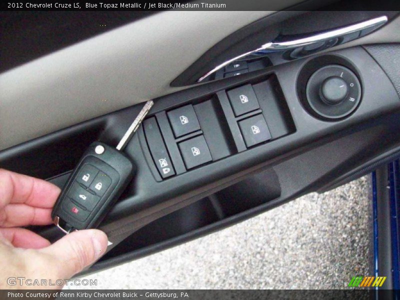 Blue Topaz Metallic / Jet Black/Medium Titanium 2012 Chevrolet Cruze LS