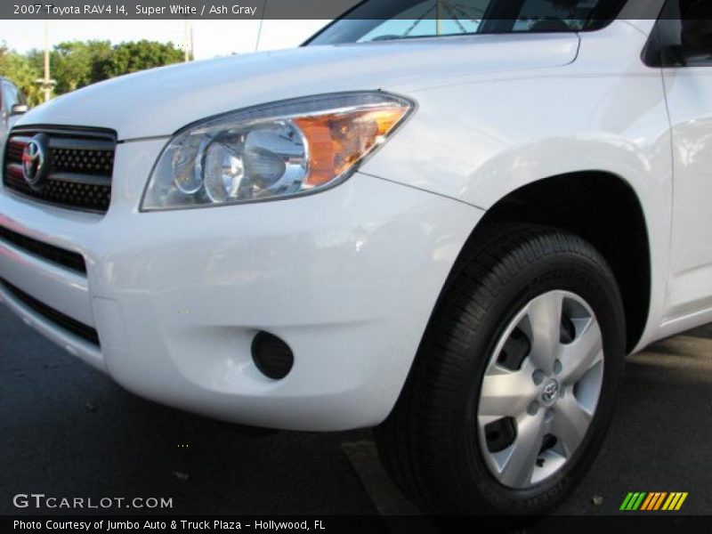 Super White / Ash Gray 2007 Toyota RAV4 I4