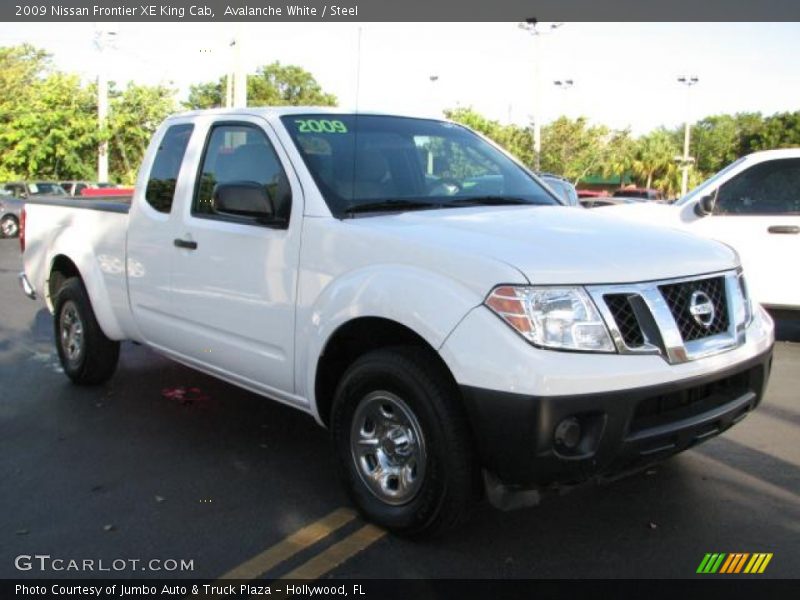 Avalanche White / Steel 2009 Nissan Frontier XE King Cab