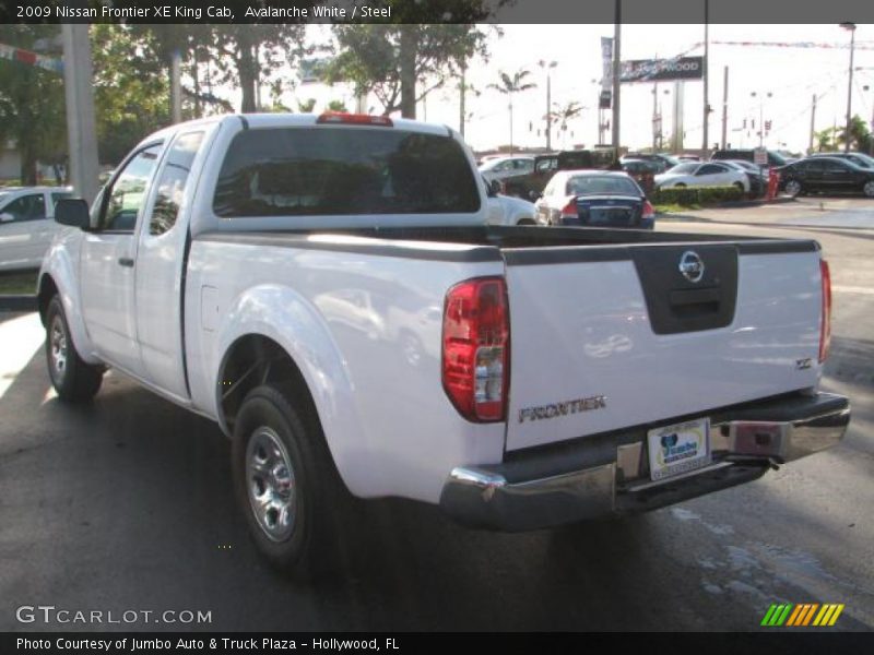 Avalanche White / Steel 2009 Nissan Frontier XE King Cab