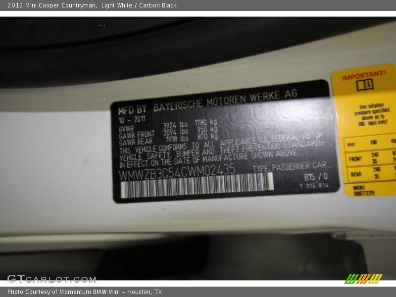 Light White / Carbon Black 2012 Mini Cooper Countryman