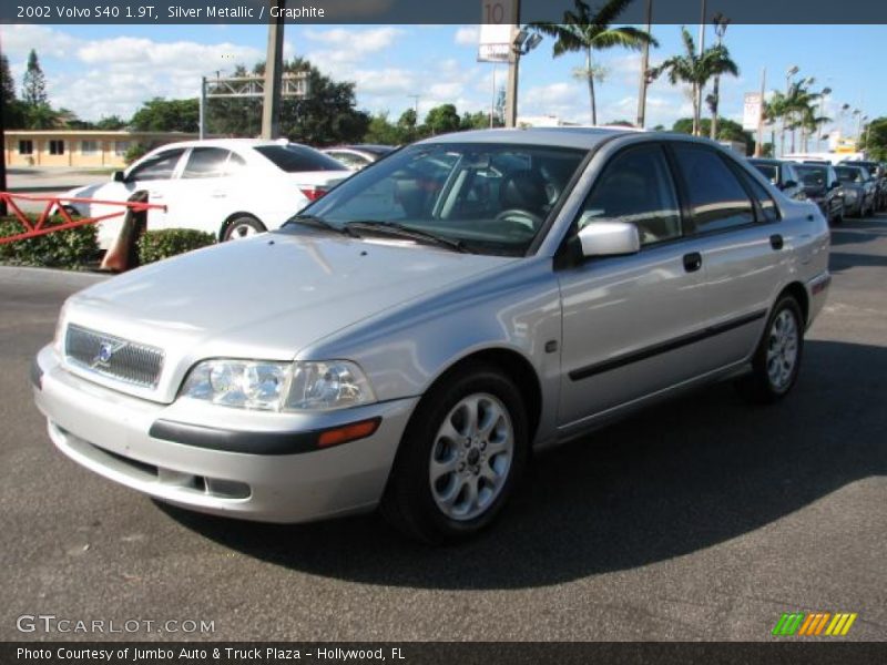 Silver Metallic / Graphite 2002 Volvo S40 1.9T