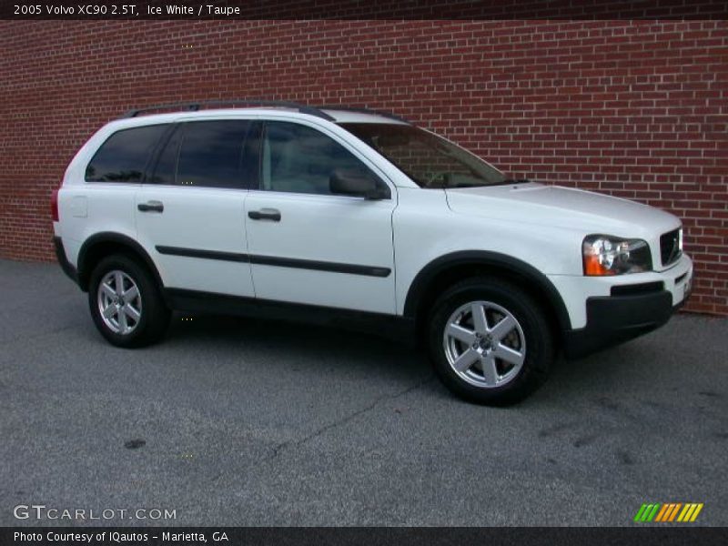 Ice White / Taupe 2005 Volvo XC90 2.5T