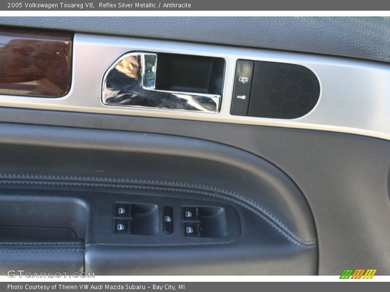 Reflex Silver Metallic / Anthracite 2005 Volkswagen Touareg V8
