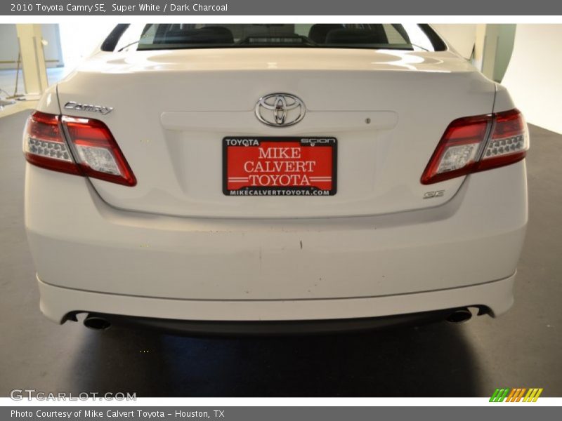 Super White / Dark Charcoal 2010 Toyota Camry SE